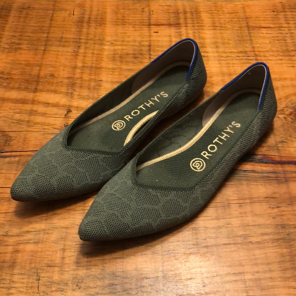 Green safari pointed Rothy’s 8.5